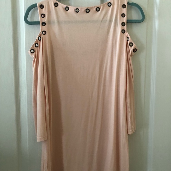Cyrus Light Pink 3/4 Sleeve Cold Shoulder Top Size Small - Picture 7 of 8